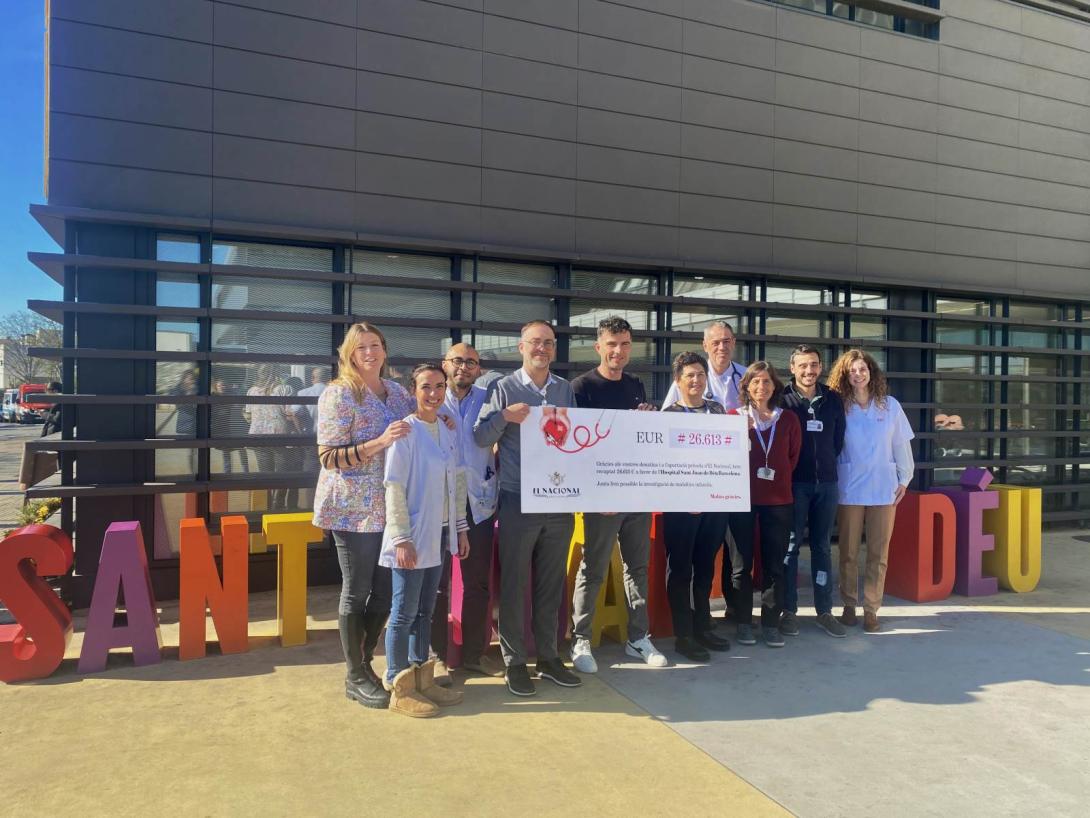 Entrega de la donación de El Nacional a investigadores del Hospital Sant Joan de Déu