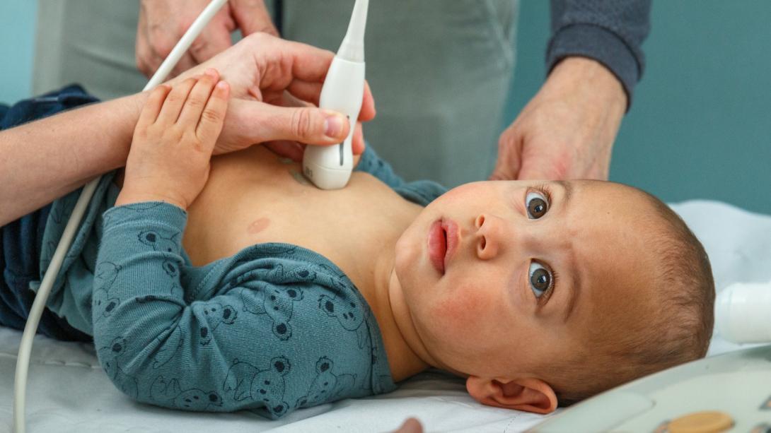 Ecografía cardíaca a un bebé - Hospital Sant Joan de Déu Barcelona