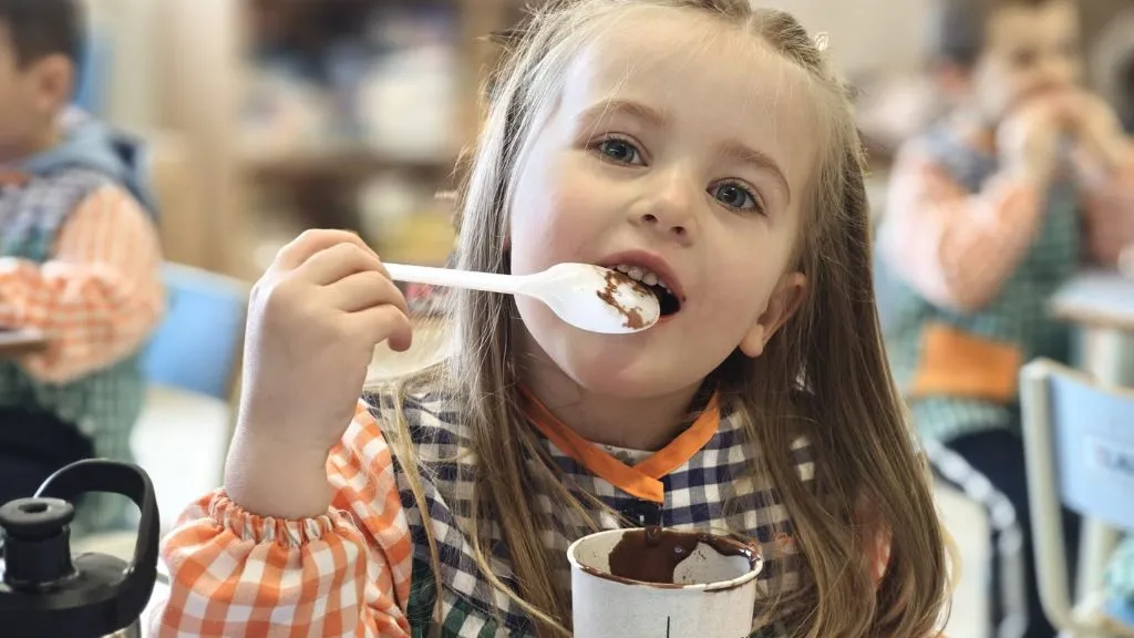Chocolatada Solidaria en una escuela de Taradell Chocolatada Solidaria en una escuela de Taradell