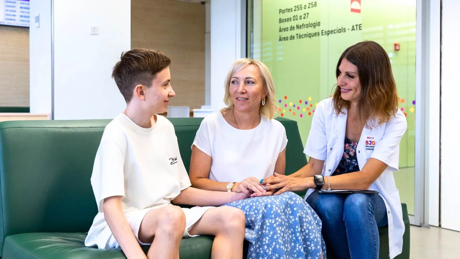 A mother and her son, an international patient, with an SJD Barcelona Children's Hospital Case Manager A mother and her son, an international patient, with an SJD Barcelona Children's Hospital Case Manager
