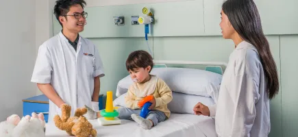 Nuestro equipo de case manager acompañan a nuestras familias durante su estancias Nuestro equipo de case manager acompañan a nuestras familias durante su estancias