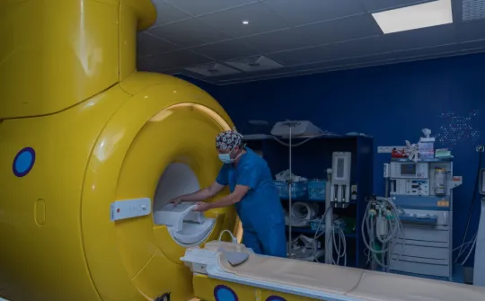 Преимущества лечения эпендимомы в госпитале SJD Barcelona Children’s Hospital