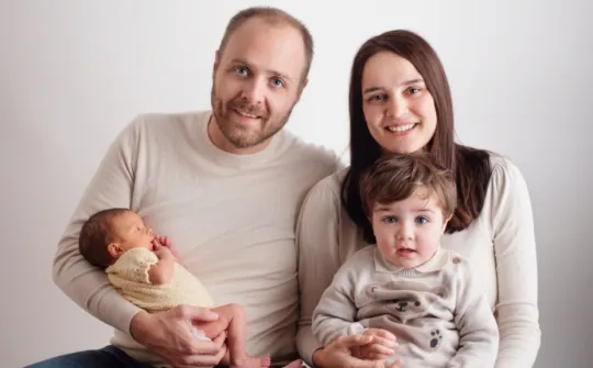 Anna, a patient in the ovarian tissue preservation program at the SJD Barcelona Children's Hospital, and her family Anna, a patient in the ovarian tissue preservation program at the SJD Barcelona Children's Hospital, and her family