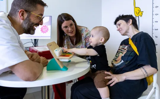 Consultation with haematology patient by Dr. Rubén Berrueco - SJD Barcelona Children's Hospital Consultation with haematology patient by Dr. Rubén Berrueco - SJD Barcelona Children's Hospital