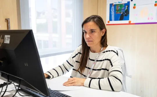 La doctora Júlia Marsal del SJD en conferencia con miembros de la OPS La doctora Júlia Marsal del SJD en conferencia con miembros de la OPS