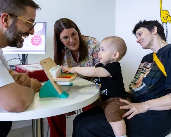 Consultation with haematology patient by Dr. Rubén Berrueco - SJD Barcelona Children's Hospital Consultation with haematology patient by Dr. Rubén Berrueco - SJD Barcelona Children's Hospital