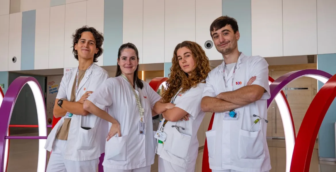 Equip de metges interns residents de l'Hospital Sant Joan de Déu Barcelona Equip de metges interns residents de l'Hospital Sant Joan de Déu Barcelona